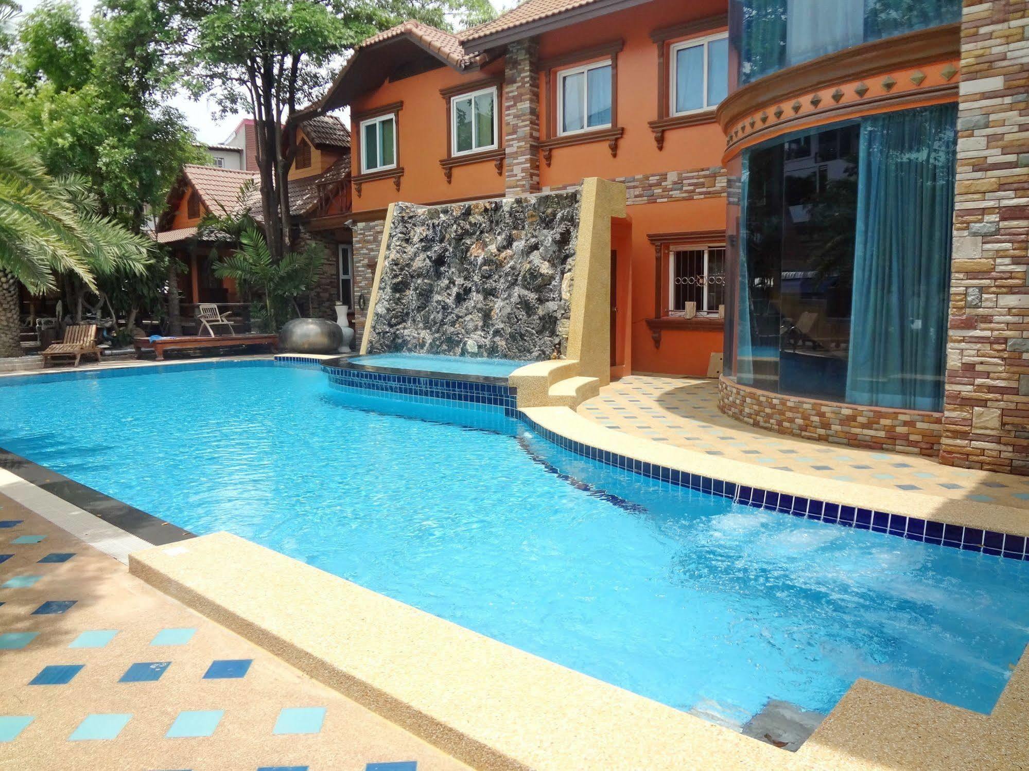 Khunsri Resort Art Boutique Hotel Pattaya Extérieur photo